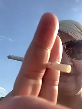 Laura Miillf online show from 21, 5, 2026