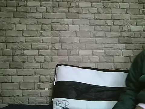 Snapshot of Sweethoneyglow chatting on 8, 5, 2026 Sweethoneyglow online show from 8, 5, 2026