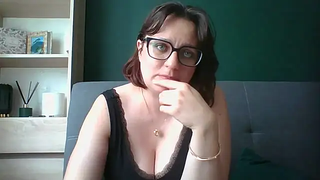sensual paris online show from 20, 7, 2026