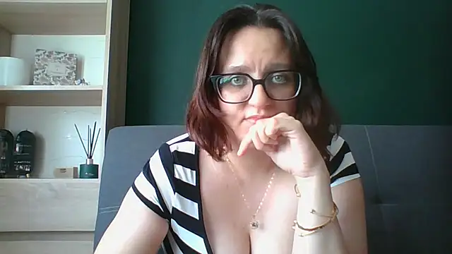 sensual paris online show from 28, 7, 2026