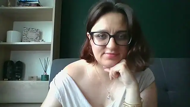 sensual paris online show from 31, 7, 2026