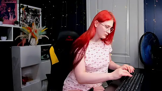 Snapshot of Queen_Milena chatting on 25, 6, 2026 Queen Milena online show from 25, 6, 2026