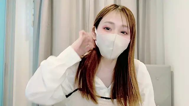 momoka  o0 online show from 11, 5, 2026
