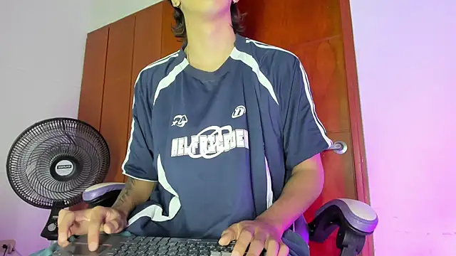 Snapshot of suguru_getto chatting on 28, 6, 2026 suguru getto online show from 28, 6, 2026