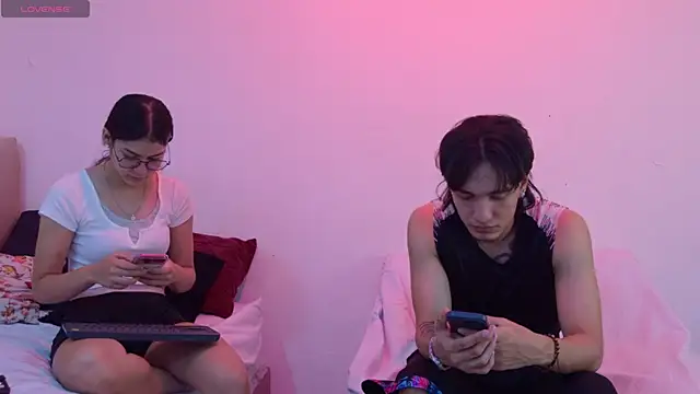 sweetauracouple online show from 18, 5, 2026