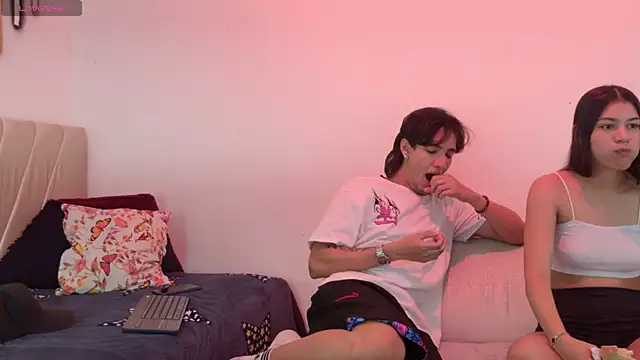 sweetauracouple online show from 24, 5, 2026