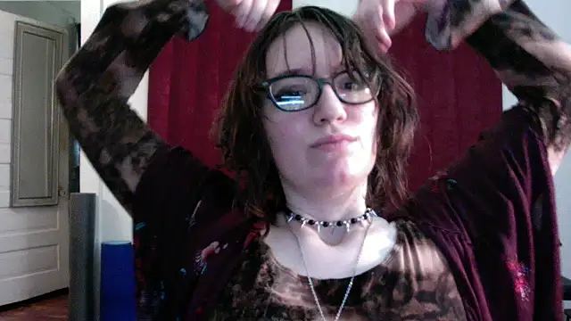 Snapshot of AnnywnBelle chatting on 7, 5, 2026 AnnywnBelle online show from 7, 5, 2026