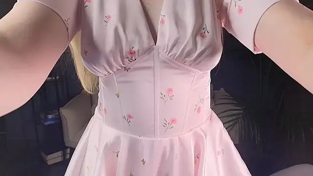 MilkChoc0late online show from 26, 6, 2026