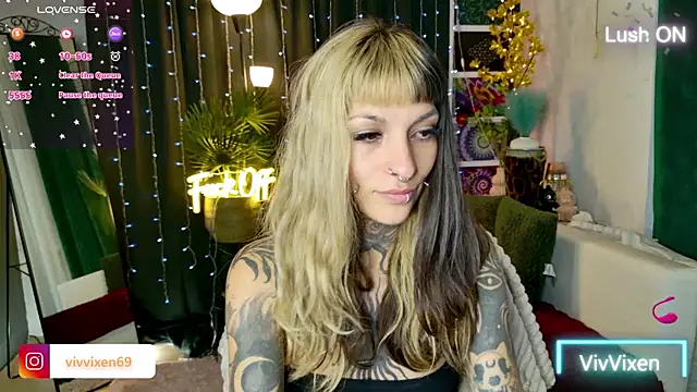 Snapshot of VivVixen chatting on 25, 6, 2026 VivVixen online show from 25, 6, 2026