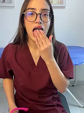 Snapshot of Sweet_Milaa1 chatting on 15, 5, 2026 Sweet Milaa1 online show from 15, 5, 2026