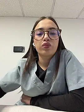 Snapshot of Sweet_Milaa1 chatting on 15, 7, 2026 Sweet Milaa1 online show from 15, 7, 2026