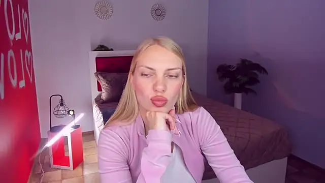 Snapshot of NancyGlamour chatting on 7, 6, 2026 NancyGlamour online show from 7, 6, 2026