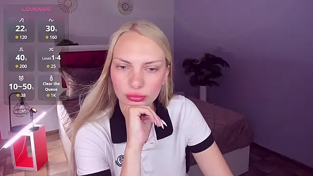 Snapshot of NancyGlamour chatting on 12, 6, 2026 NancyGlamour online show from 12, 6, 2026