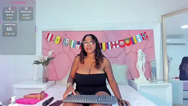 LaylaRhodes online show from 22, 6, 2026
