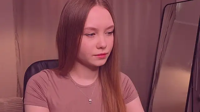 Snapshot of FloraLarsson chatting on 12, 5, 2026 FloraLarsson online show from 12, 5, 2026
