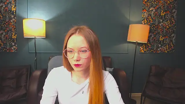 Snapshot of FloraLarsson chatting on 17, 5, 2026 FloraLarsson online show from 17, 5, 2026