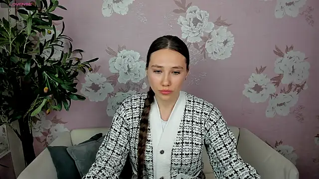 FreddaCordaro online show from 30, 4, 2026