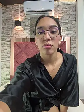 Serena Velvett online show from 6, 6, 2026
