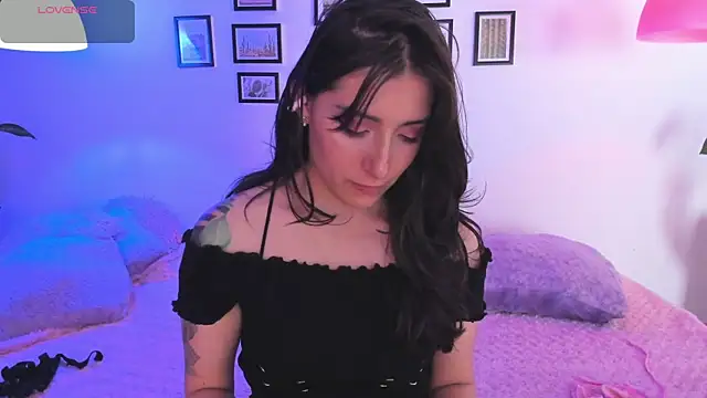 Kendaall sweet online show from 19, 6, 2026