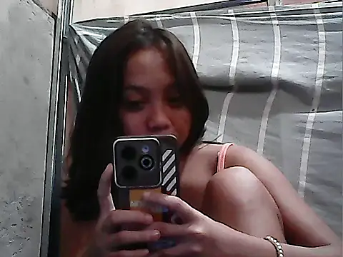 Yours AsianPinayGirl18 online show from 4, 7, 2026