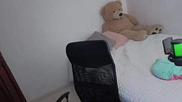 Snapshot of valerihouse_ chatting on 21, 6, 2026 valerihouse online show from 21, 6, 2026
