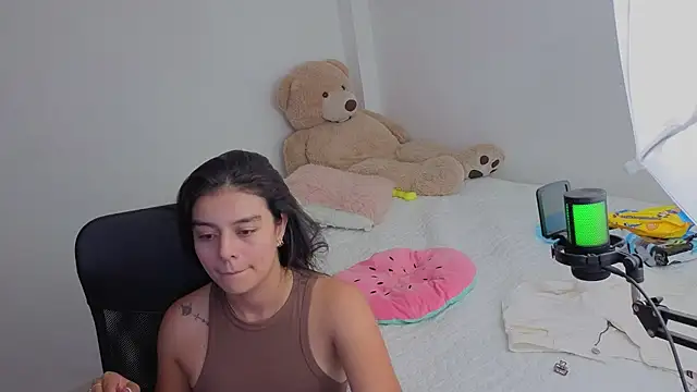Snapshot of valerihouse_ chatting on 8, 7, 2026 valerihouse online show from 8, 7, 2026