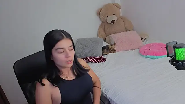 Snapshot of valerihouse_ chatting on 23, 7, 2026 valerihouse online show from 23, 7, 2026