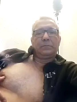Snapshot of Soloyan chatting on 28, 1, 2025 Soloyan online show from 28, 1, 2025