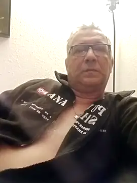 Snapshot of Soloyan chatting on 11, 2, 2025 Soloyan online show from 11, 2, 2025