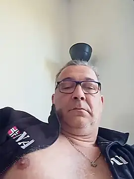 Snapshot of Soloyan chatting on 2, 3, 2025 Soloyan online show from 2, 3, 2025