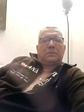 Snapshot of Soloyan chatting on 2, 3, 2025 Soloyan online show from 2, 3, 2025
