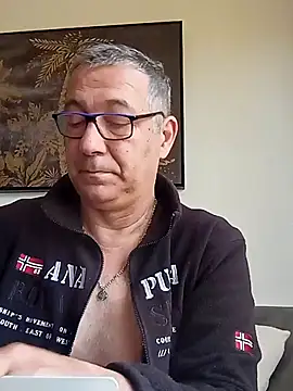 Snapshot of Soloyan chatting on 14, 3, 2025 Soloyan online show from 14, 3, 2025