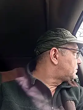 Snapshot of Soloyan chatting on 19, 3, 2025 Soloyan online show from 19, 3, 2025