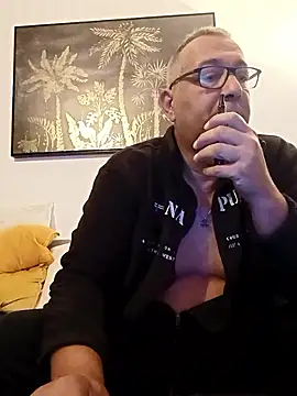 Snapshot of Soloyan chatting on 15, 10, 2025 Soloyan online show from 15, 10, 2025