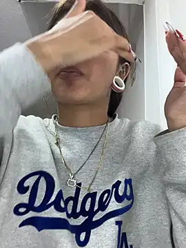 Noa lau online show from 25, 7, 2026