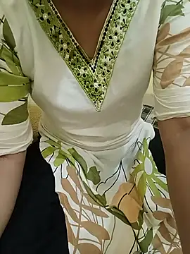 Snapshot of Seema_yadav01 chatting on 3, 8, 2026 Seema yadav01 online show from 3, 8, 2026
