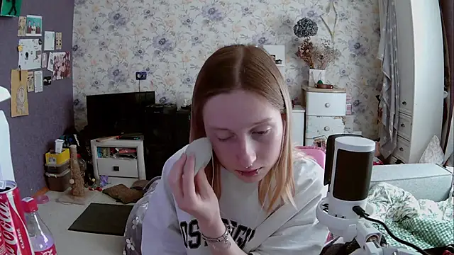 DeidraMeja online show from 28, 5, 2026