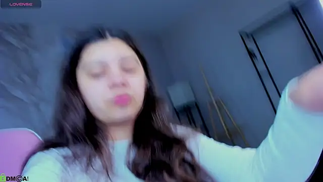 Trisha Moore online show from 13, 5, 2026