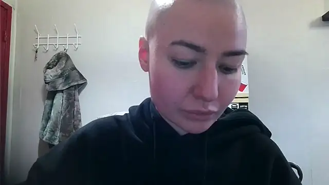 Julia Bright online show from 30, 4, 2026