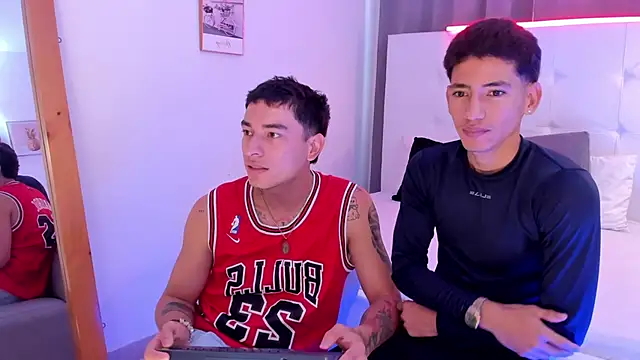 Snapshot of Alejo-and-Thiago chatting on 14, 5, 2026 Alejo-and-Thiago online show from 14, 5, 2026