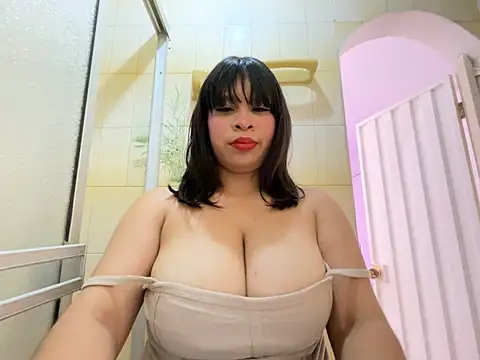 Snapshot of luna_silk_ chatting on 8, 8, 2026 luna silk online show from 8, 8, 2026