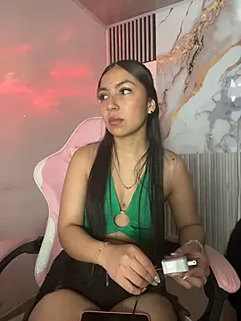 Snapshot of Julieth_ec chatting on 8, 5, 2026 Julieth ec online show from 8, 5, 2026