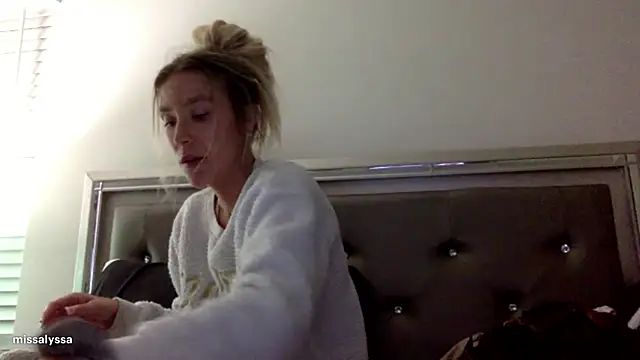 Misss alyssaaa online show from 27, 5, 2026