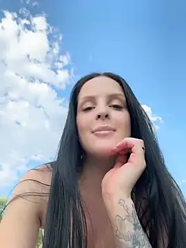 Evaryn online show from 18, 5, 2026