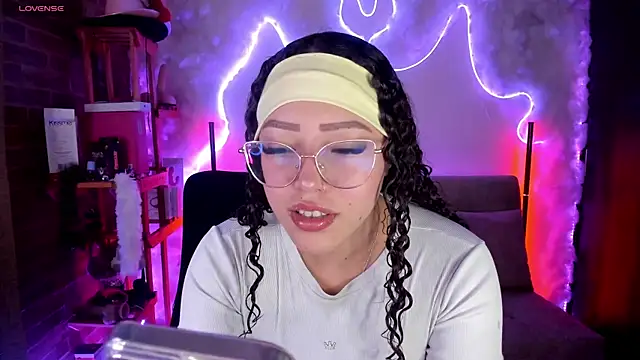 Snapshot of liz_martins1 chatting on 2, 6, 2026 liz martins1 online show from 2, 6, 2026