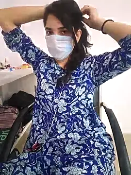 Snapshot of zoya_baby_ chatting on 7, 5, 2026 zoya baby online show from 7, 5, 2026