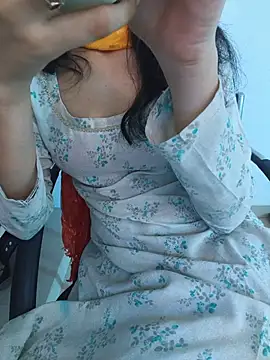 Snapshot of zoya_baby_ chatting on 5, 6, 2026 zoya baby online show from 5, 6, 2026