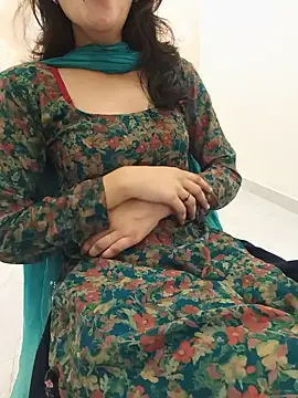 Snapshot of zoya_baby_ chatting on 2, 8, 2026 zoya baby online show from 2, 8, 2026