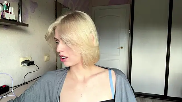 ScarlettRosy online show from 15, 6, 2026