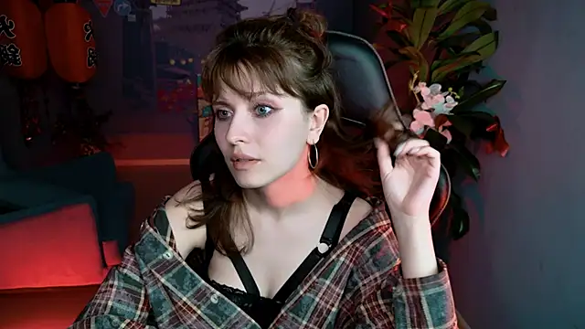 LolaDominara online show from 7, 5, 2026